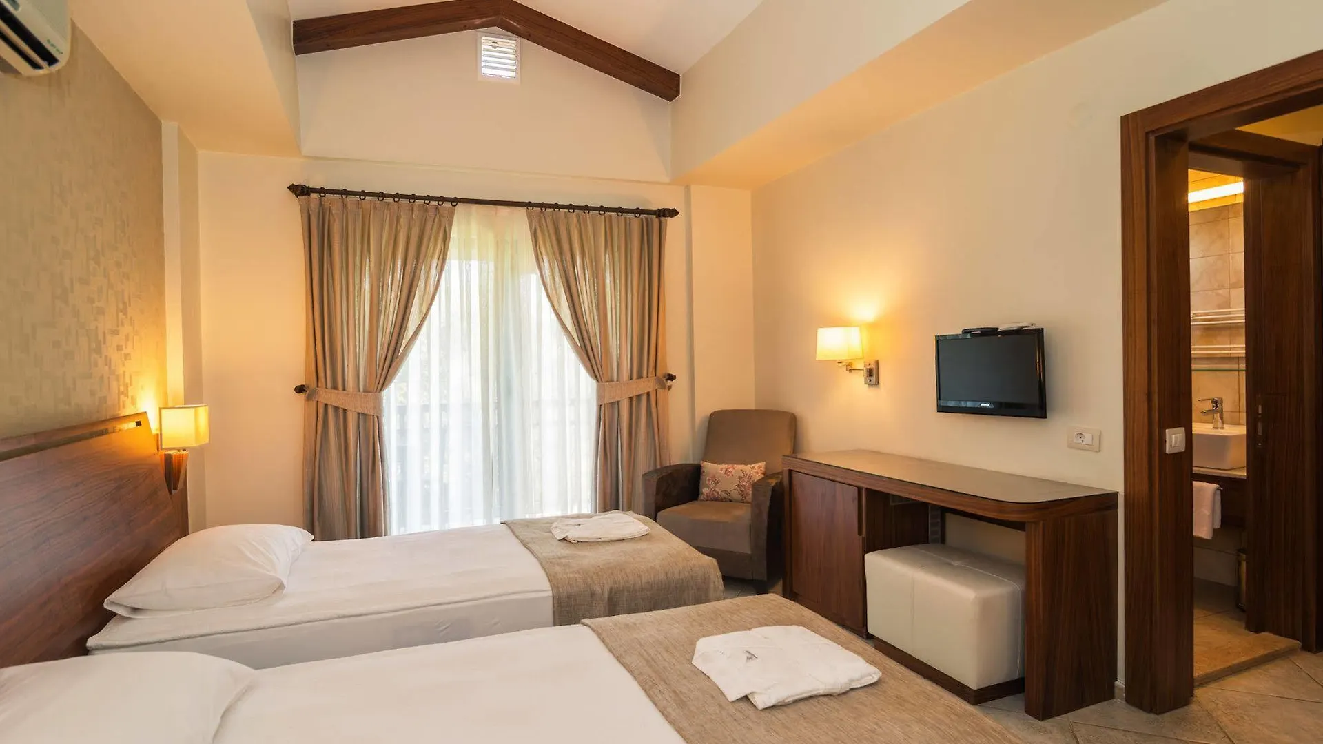 Otel Natur-Med Hot Springs And Health Resort Davutlar